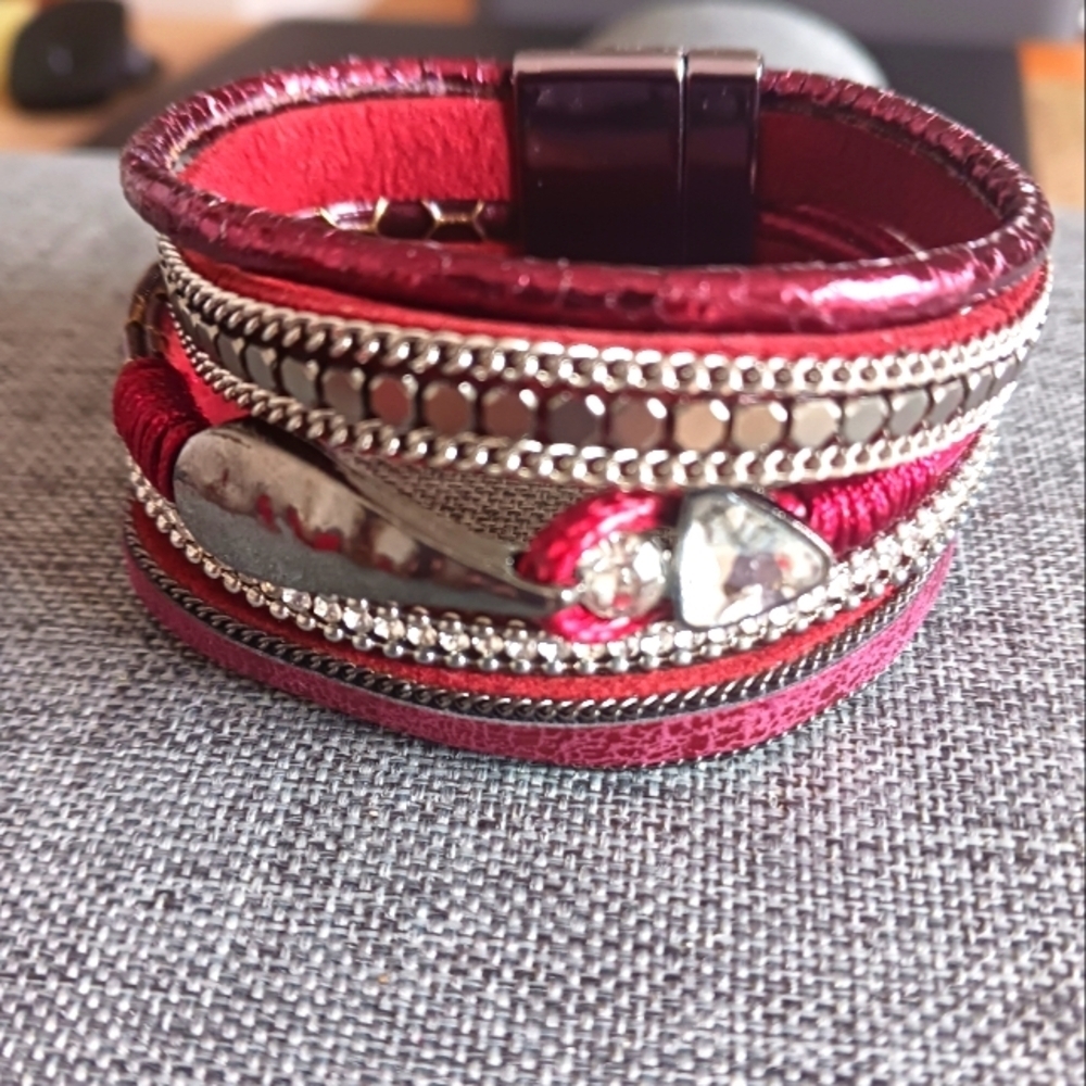 Red Cuff w/ Rhinestones - Pre-loved (6")